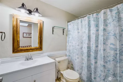 Bath - 8006 E Glen Dr, Everett, WA 98203 photo 2 of 2