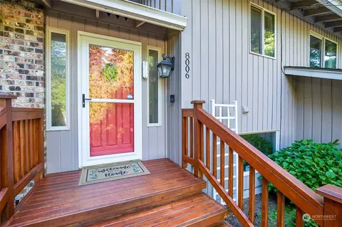 Entry Way - 8006 E Glen Dr, Everett, WA 98203 photo 1 of 3