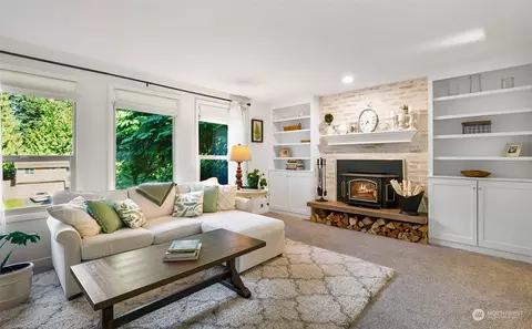 Living - 8006 E Glen Dr, Everett, WA 98203 photo 2 of 3