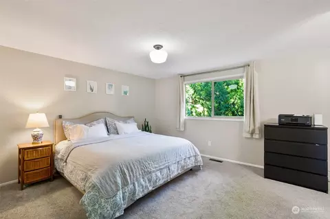 Bedroom - 8006 E Glen Dr, Everett, WA 98203 photo 1 of 3