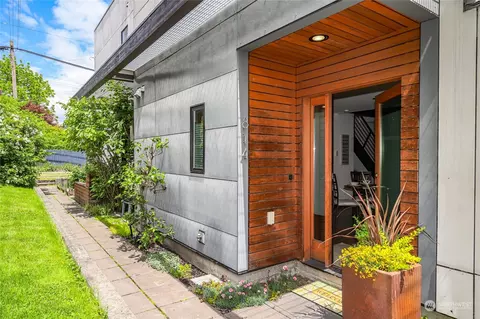 814 S Cloverdale St, Seattle, WA 98108