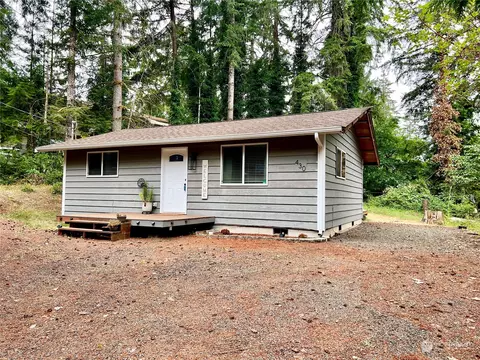 430 E Twanoh Falls Dr, Belfair, WA 98528