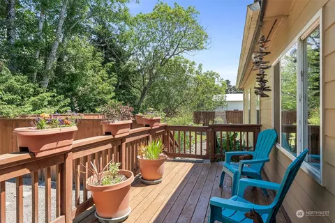 4278 Romano Ln, Tokeland, WA 98590