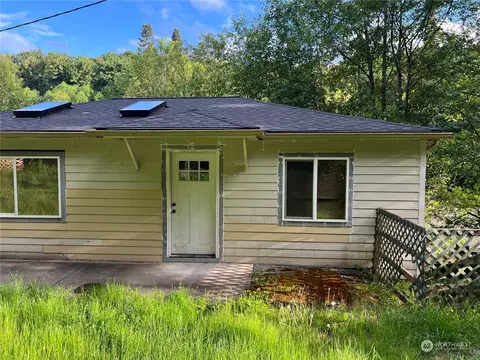 9660 Brownsville Hwy NE, Bremerton, WA 98311