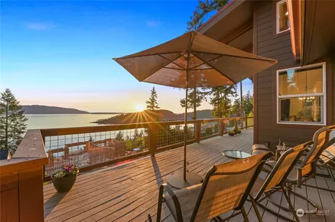 1306 Chuckanut Dr, Bellingham, WA 98229