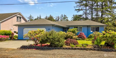 286 Octopus Ave SE, Ocean Shores, WA 98569