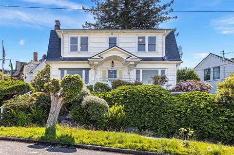 6832 35th Ave NW, Seattle, WA 98117