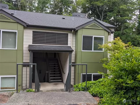 31500 33rd Pl SW #A204, Federal Way, WA 98023