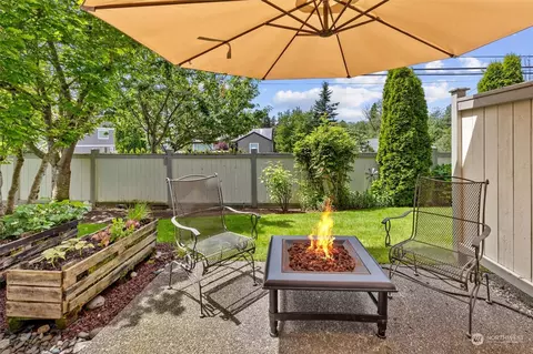 16223 48th Ave W #A4, Edmonds, WA 98026