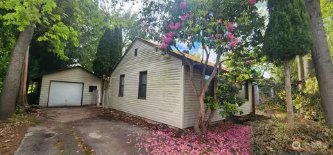 16824 Des Moines Memorial Dr S, Burien, WA 98148