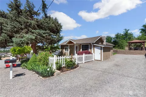 5 21st St NW, East Wenatchee, WA 98802