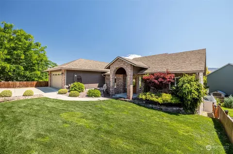 2141 W Honeysett Rd, Wenatchee, WA 98801