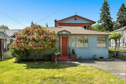 1911 N 137th St, Seattle, WA 98133