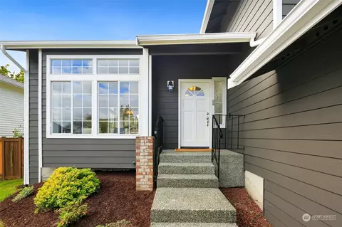 Exterior - 824 234th St SE, Bothell, WA 98021 photo 2 of 9