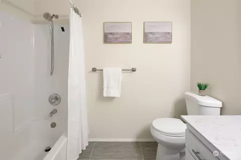 Bath - 824 234th St SE, Bothell, WA 98021 photo 5 of 5