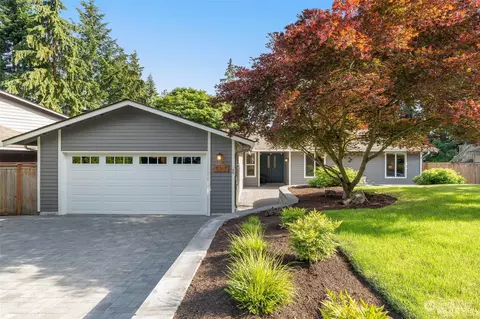 9317 NE 133rd St, Kirkland, WA 98034