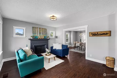Living - 1732 Rainier Ave, Everett, WA 98201 photo 1 of 2