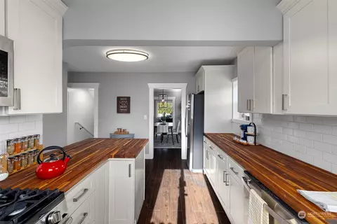Kitchen - 1732 Rainier Ave, Everett, WA 98201 photo 3 of 3