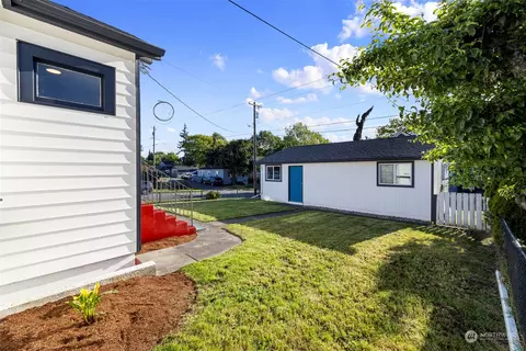 Exterior - 1732 Rainier Ave, Everett, WA 98201 photo 4 of 7