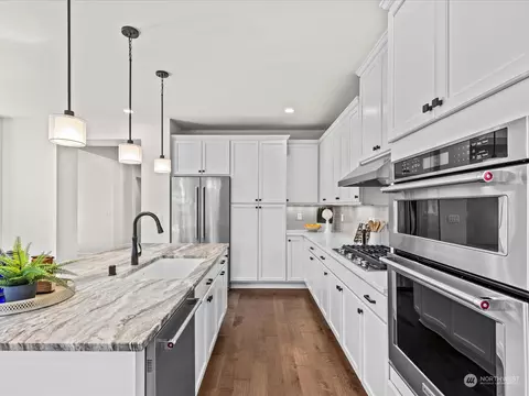 Kitchen - 4431 187th St SE, Bothell, WA 98012 photo 4 of 5