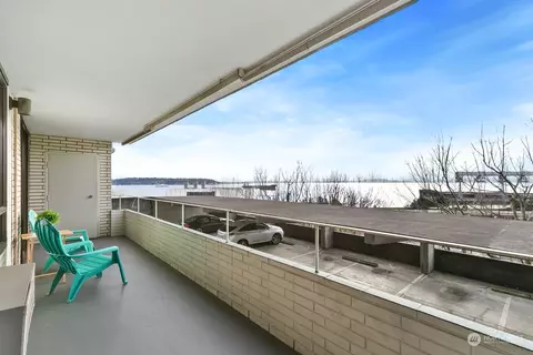 521 5th Ave W #103, Seattle, WA 98119