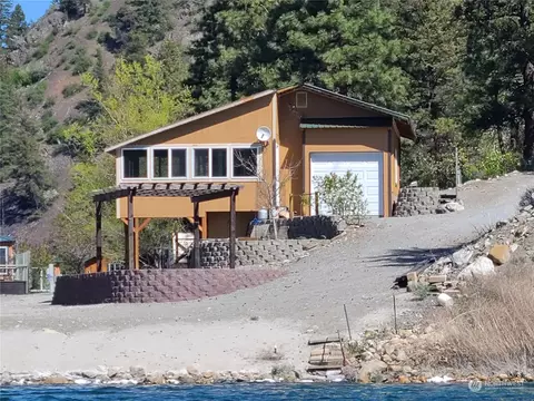 141 E Wannacut Ln, Oroville, WA 98844