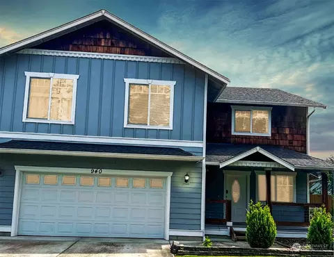 940 NW Longview Dr, Oak Harbor, WA 98277
