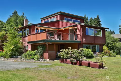 6021 White Deer Ln, Freeland, WA 98249