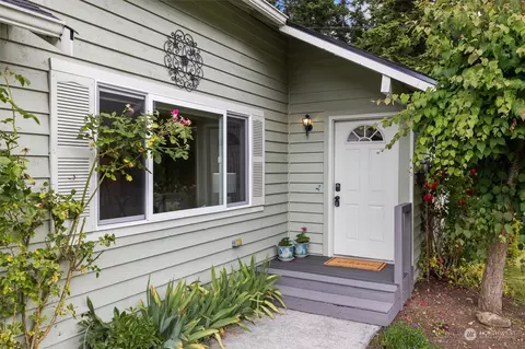 821 Harvest Rd, Bothell, WA 98012 photo 2