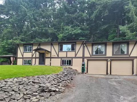 108 Cris Rd, Kelso, WA 98626