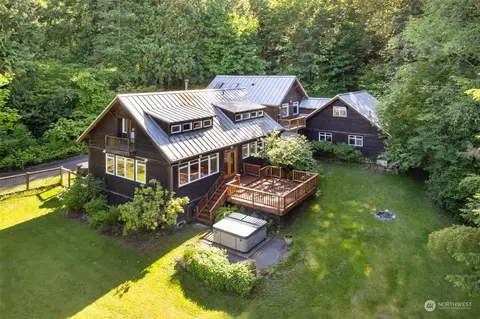 613 Summerland Rd, Bellingham, WA 98229