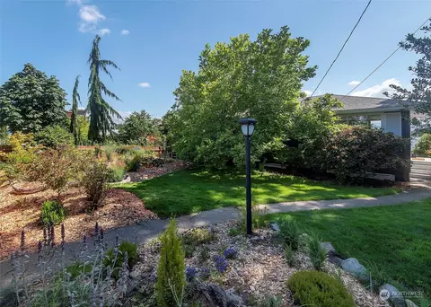 Exterior - 1507 Cedar St, Everett, WA 98201 photo 8 of 10