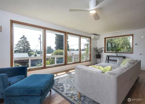 Living - 1507 Cedar St, Everett, WA 98201 photo 3 of 3