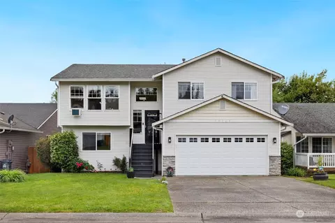 10124 62nd Dr NE, Marysville, WA 98270