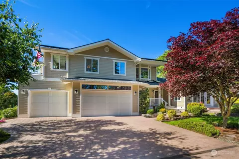 908 S 244th St, Des Moines, WA 98198