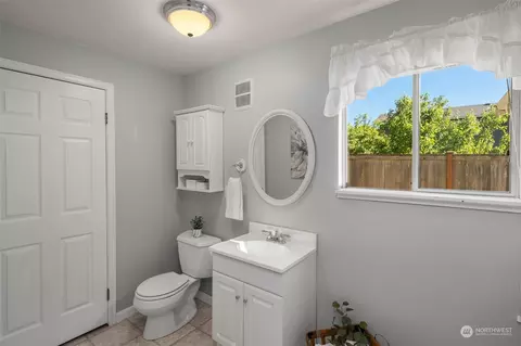 Bath - 18029 25th Dr SE, Bothell, WA 98012 photo 3 of 3