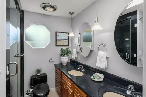 Bath - 18029 25th Dr SE, Bothell, WA 98012 photo 1 of 3