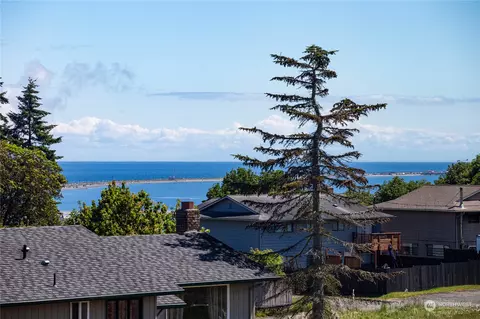 2016 W 5th St, Port Angeles, WA 98363