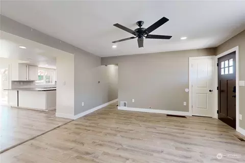 Living - 122 Cascade Dr, Walla Walla, WA 99362 photo 1 of 4
