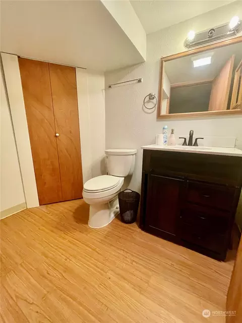 Bath - 122 Cascade Dr, Walla Walla, WA 99362 photo 3 of 4
