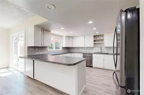Kitchen - 122 Cascade Dr, Walla Walla, WA 99362 photo 1 of 4