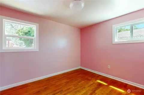 Bedroom - 122 Cascade Dr, Walla Walla, WA 99362 photo 5 of 9