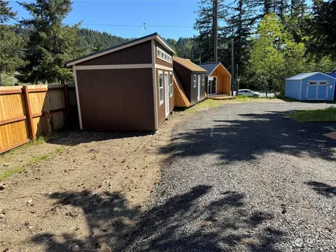 4530 Mud Bay Rd NW, Olympia, WA 98502