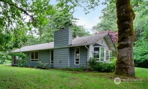 12720 Hunter Rd SW, Rochester, WA 98579