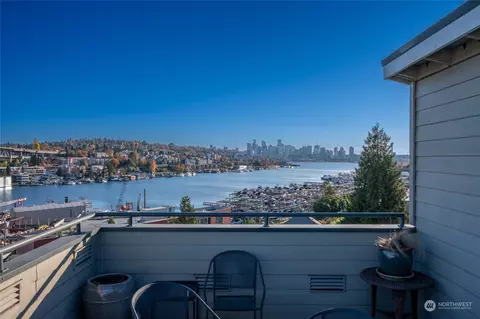 3926 1st Ave NE #25, Seattle, WA 98105