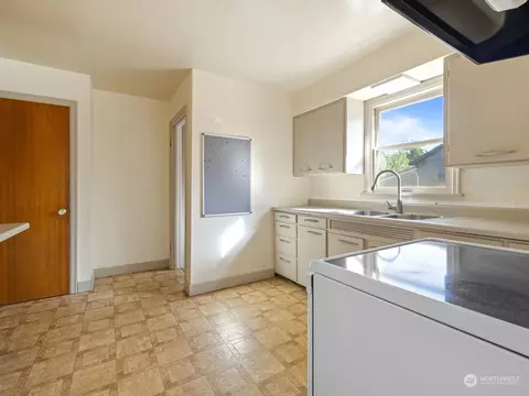 521 E Cherry St, Walla Walla, WA 99362 photo 9