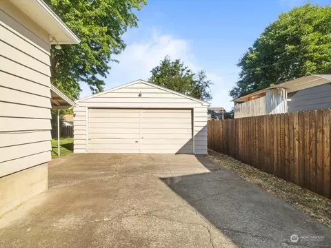 521 E Cherry St, Walla Walla, WA 99362 photo 3