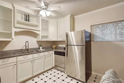 Kitchen - 535 20th Ave E #104, Seattle, WA 98112 photo 1 of 3