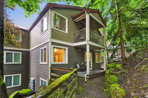 700 Front St S #E201, Issaquah, WA 98027