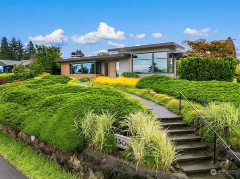 1301 Bridgeview Dr, Tacoma, WA 98406